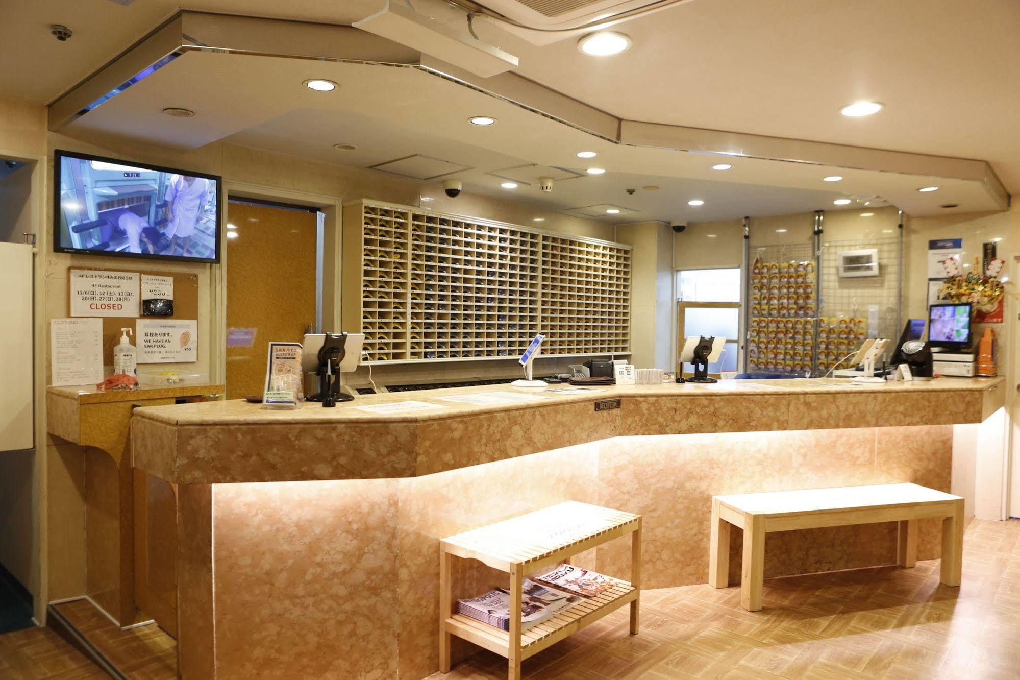 Shinjuku Kuyakusho-Mae Capsule Hotel Tokió Kültér fotó