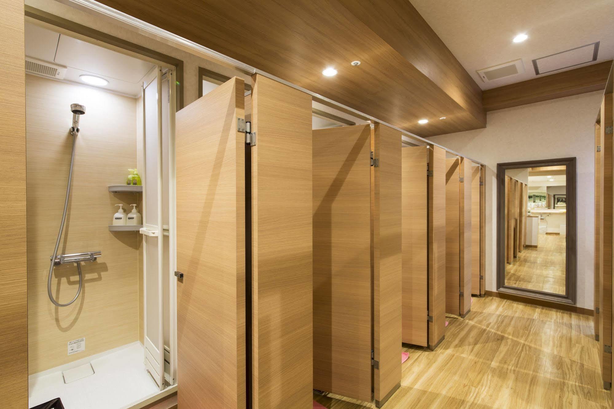 Shinjuku Kuyakusho-Mae Capsule Hotel Tokió Kültér fotó