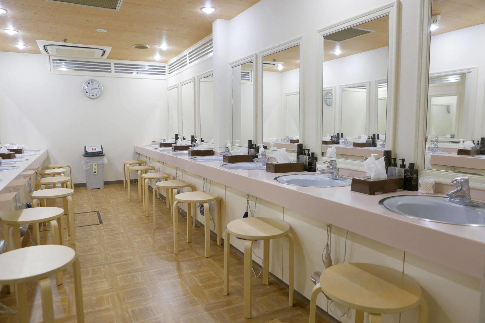 Shinjuku Kuyakusho-Mae Capsule Hotel Tokió Kültér fotó